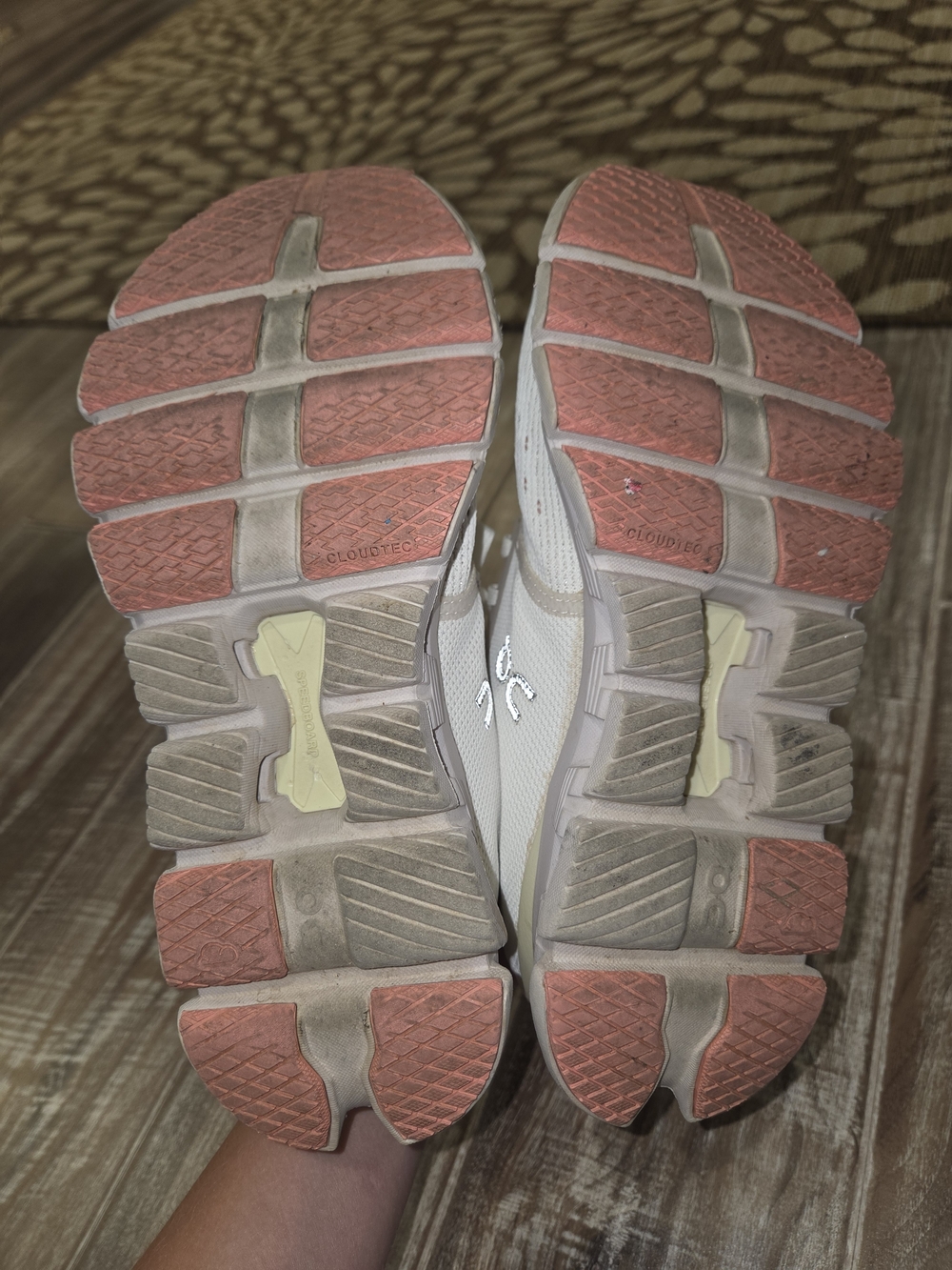 On Running Cloud Women’s Running Shoes X4- White/Cream - Picture 2 of 2